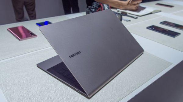 Сравнение: Samsung Galaxy Book S против MacBook Air